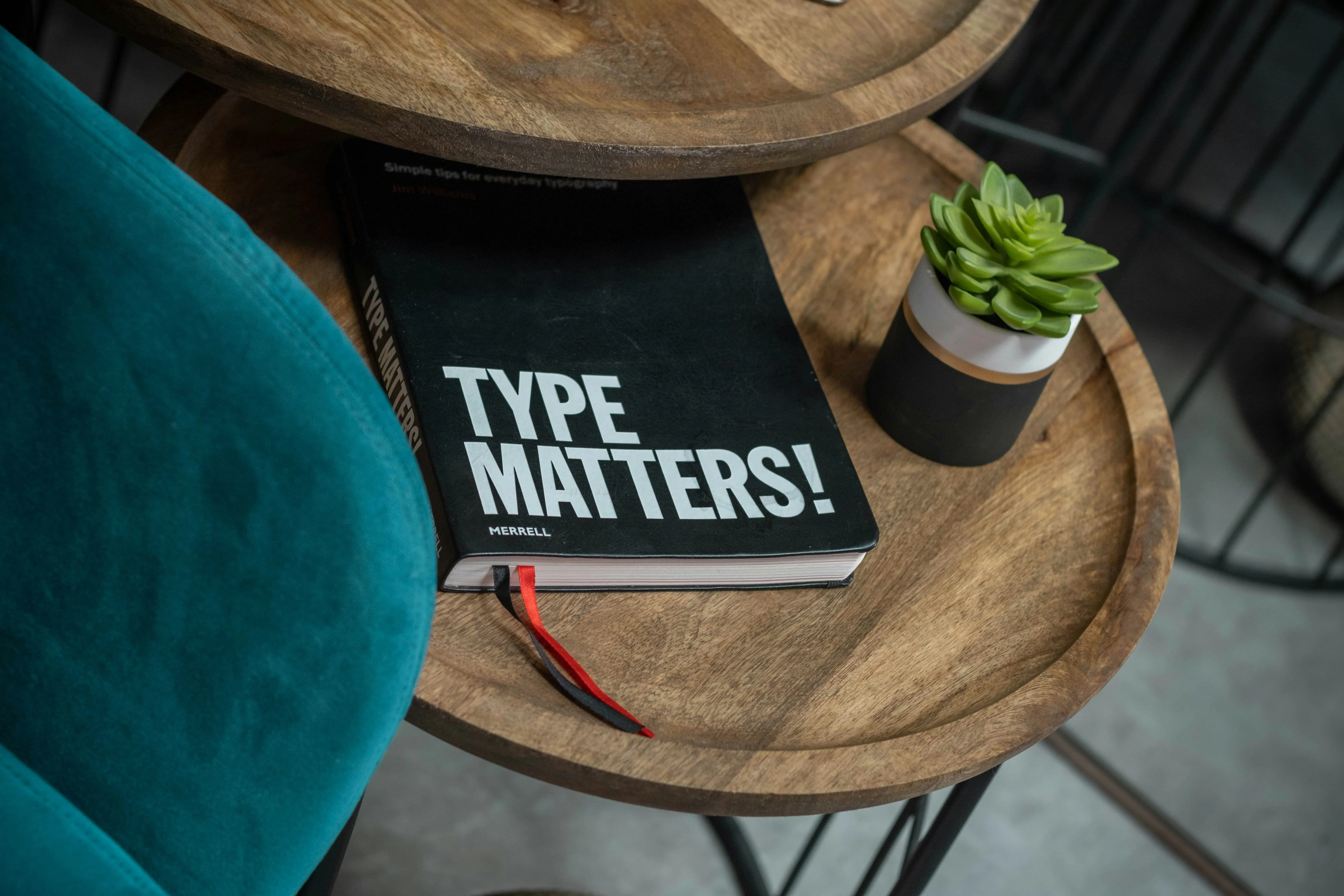 blue-stag-4jpxmg-n3sg-unsplash-1